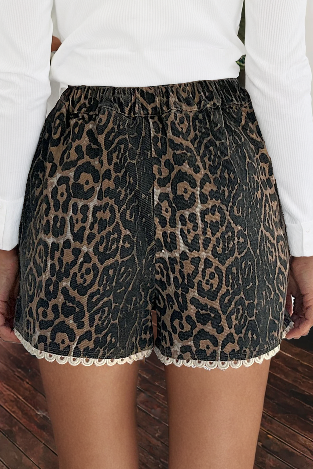 Western Contrast Scalloped Lace Trim Leopard Denim Shorts